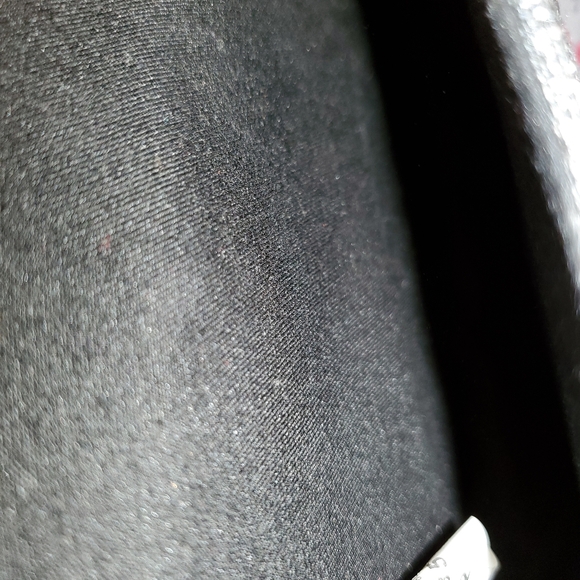 Crossbody Chain strap evening purse. Lined Silver quilted pattern shiny - Picture 3 of 7